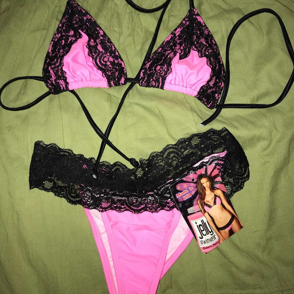 New bathing suit - Picture 2 of 4